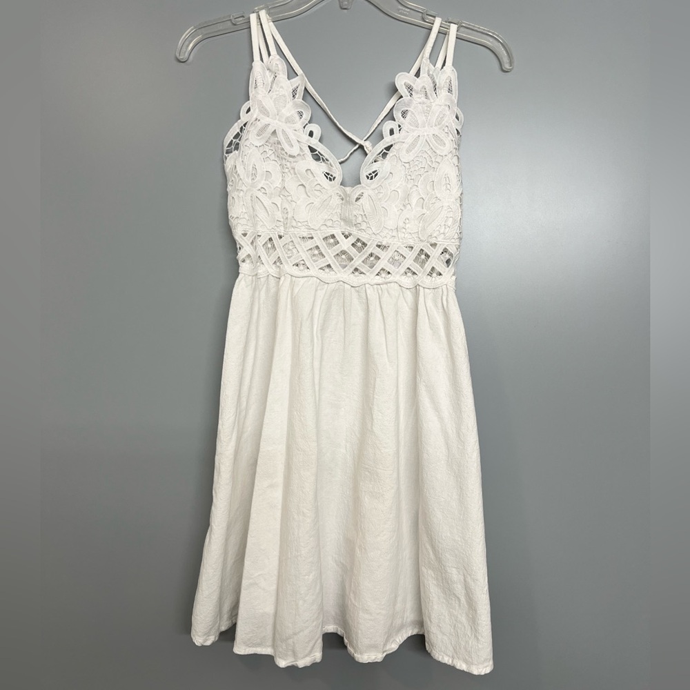 SHEIN White Lace Crochet Bust Mini Dress